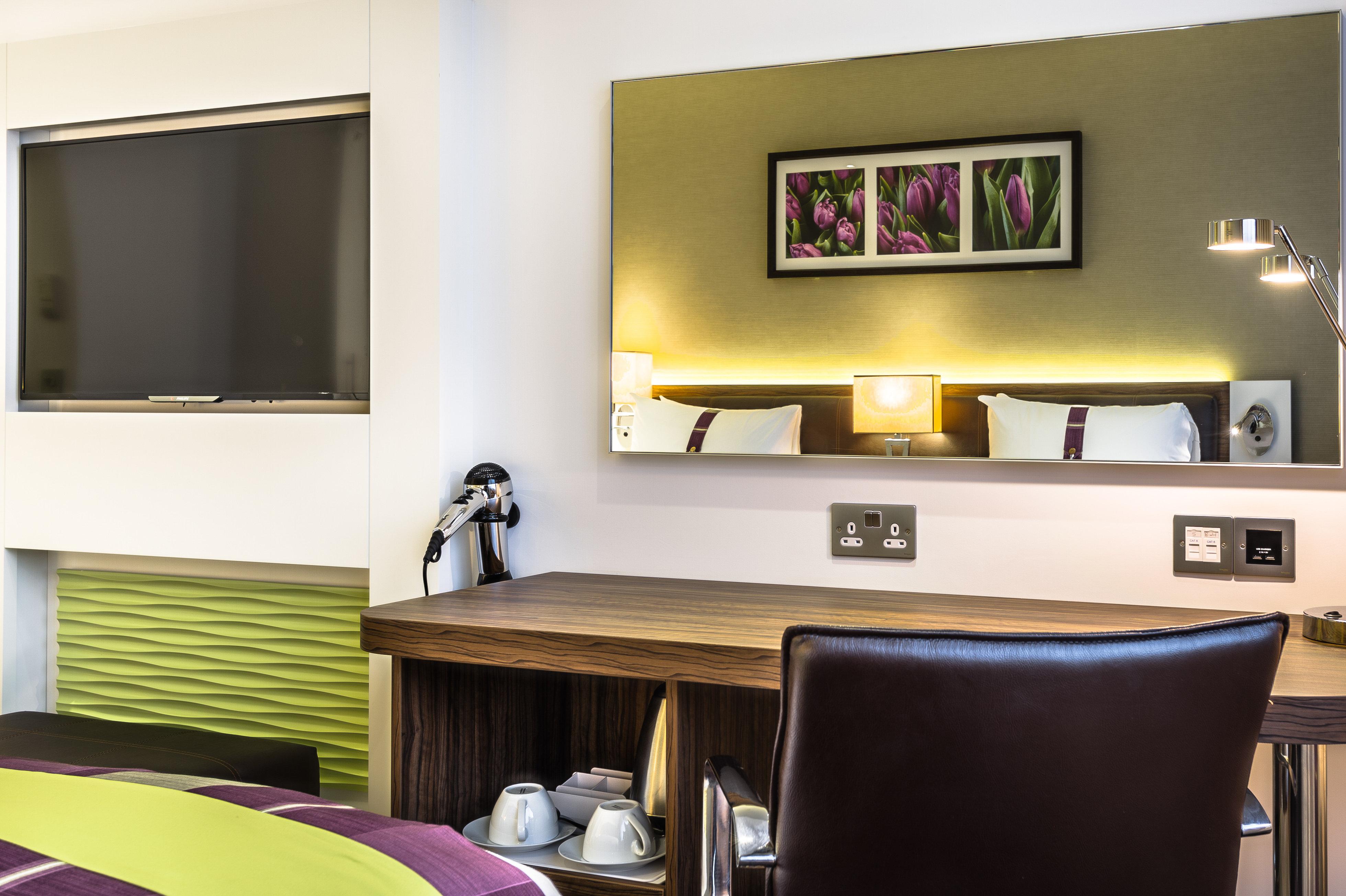 Holiday Inn London Watford Junction By Ihg Bagian luar foto