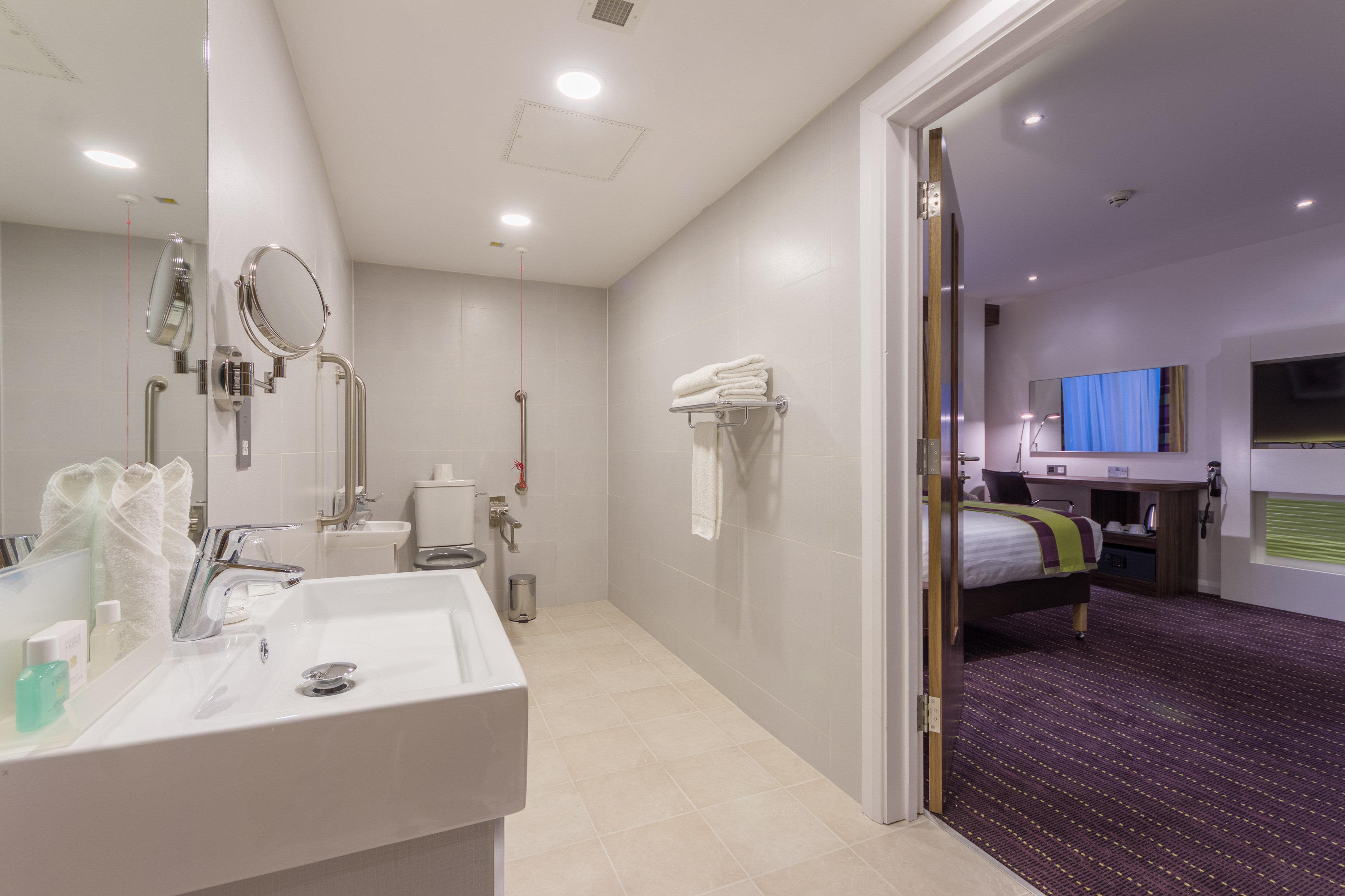 Holiday Inn London Watford Junction By Ihg Bagian luar foto