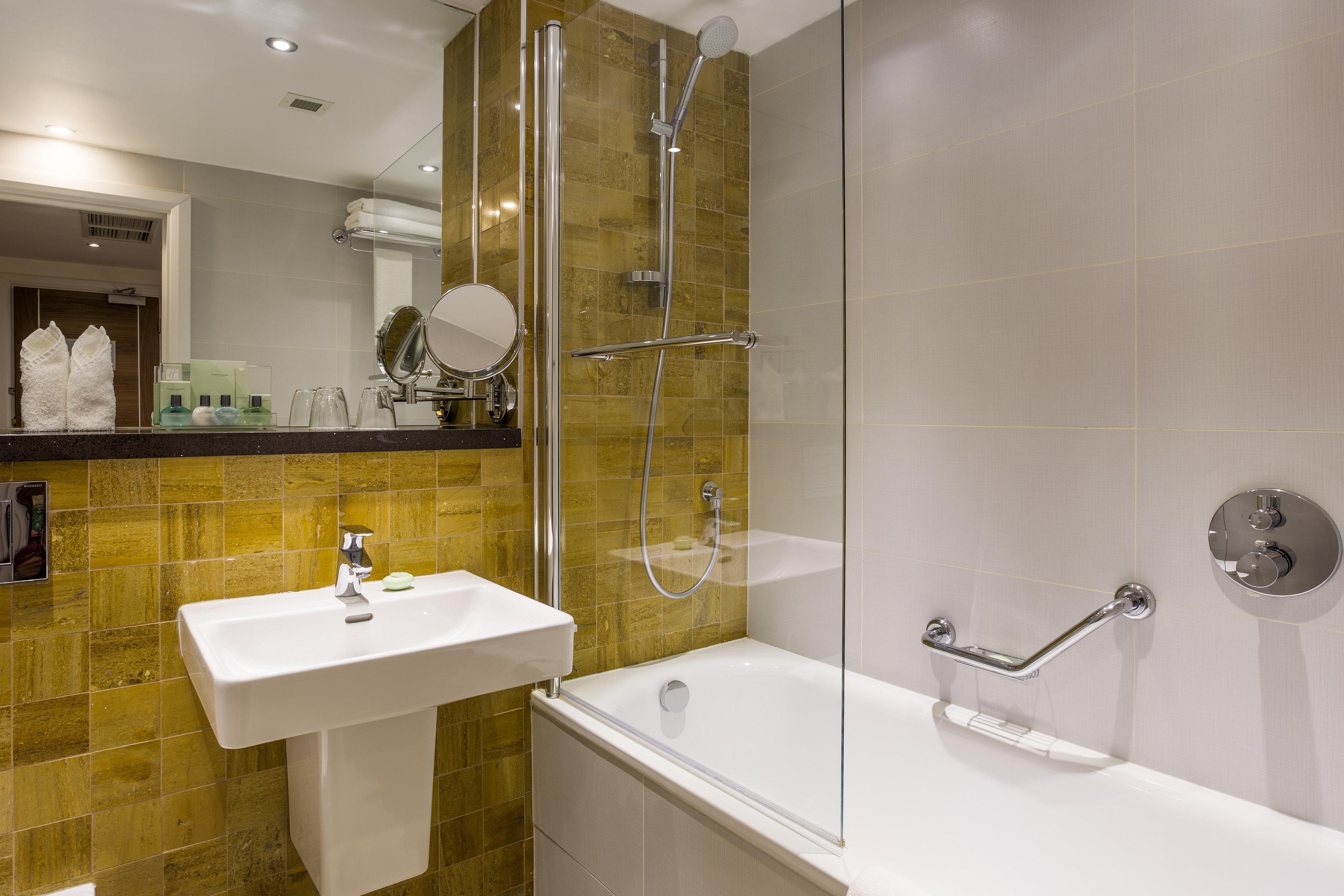 Holiday Inn London Watford Junction By Ihg Bagian luar foto