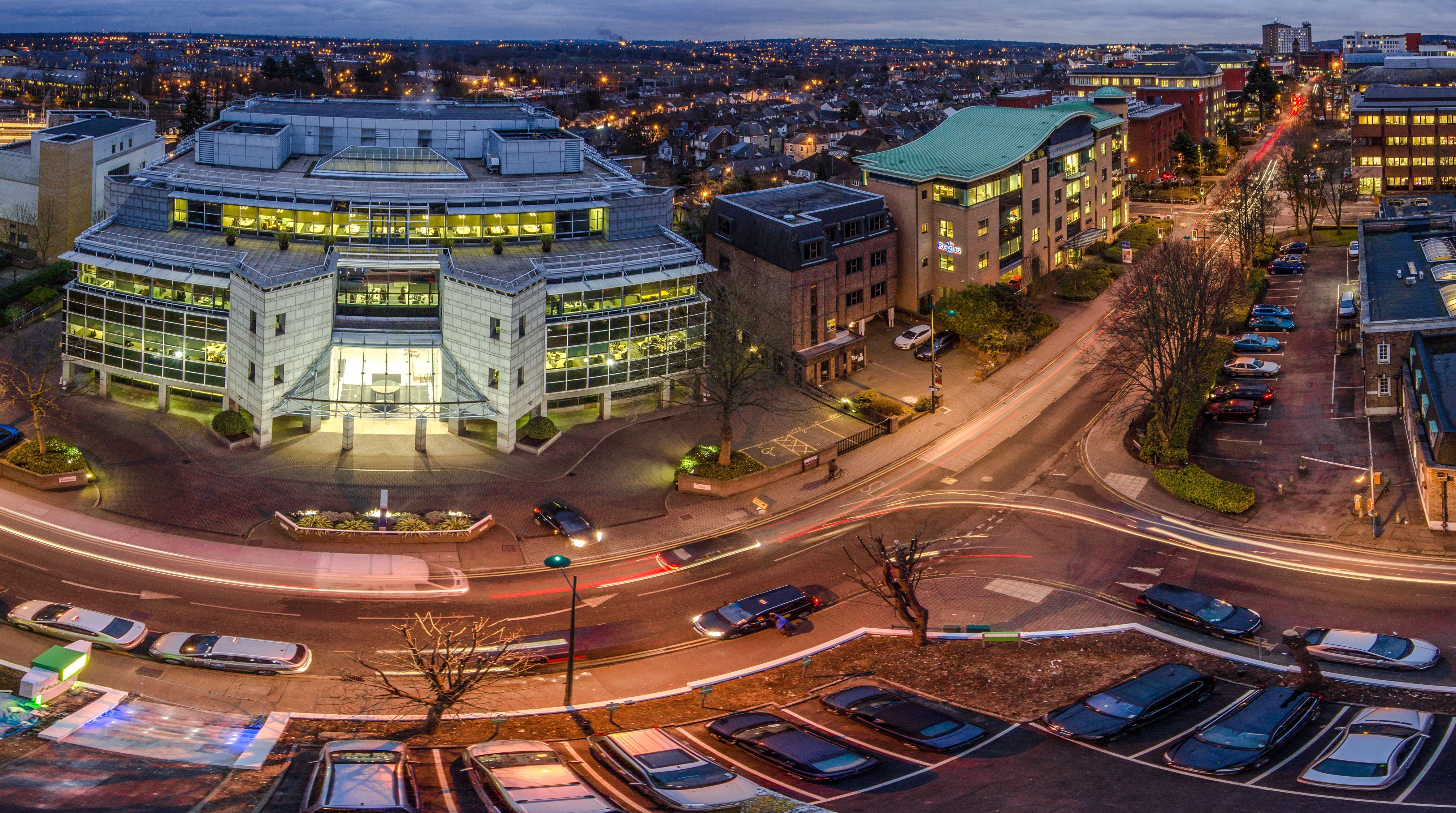 Holiday Inn London Watford Junction By Ihg Bagian luar foto