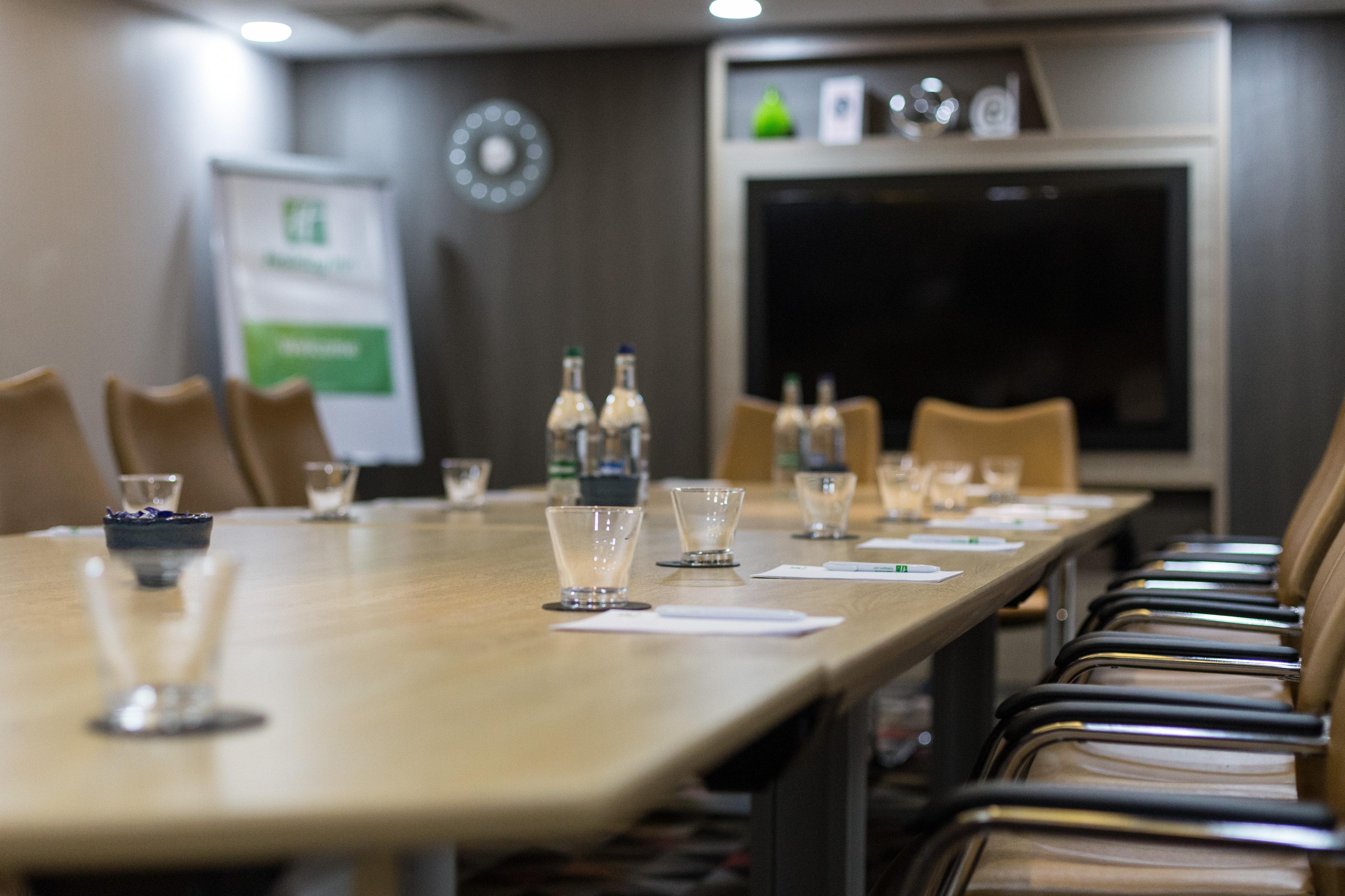 Holiday Inn London Watford Junction By Ihg Bagian luar foto