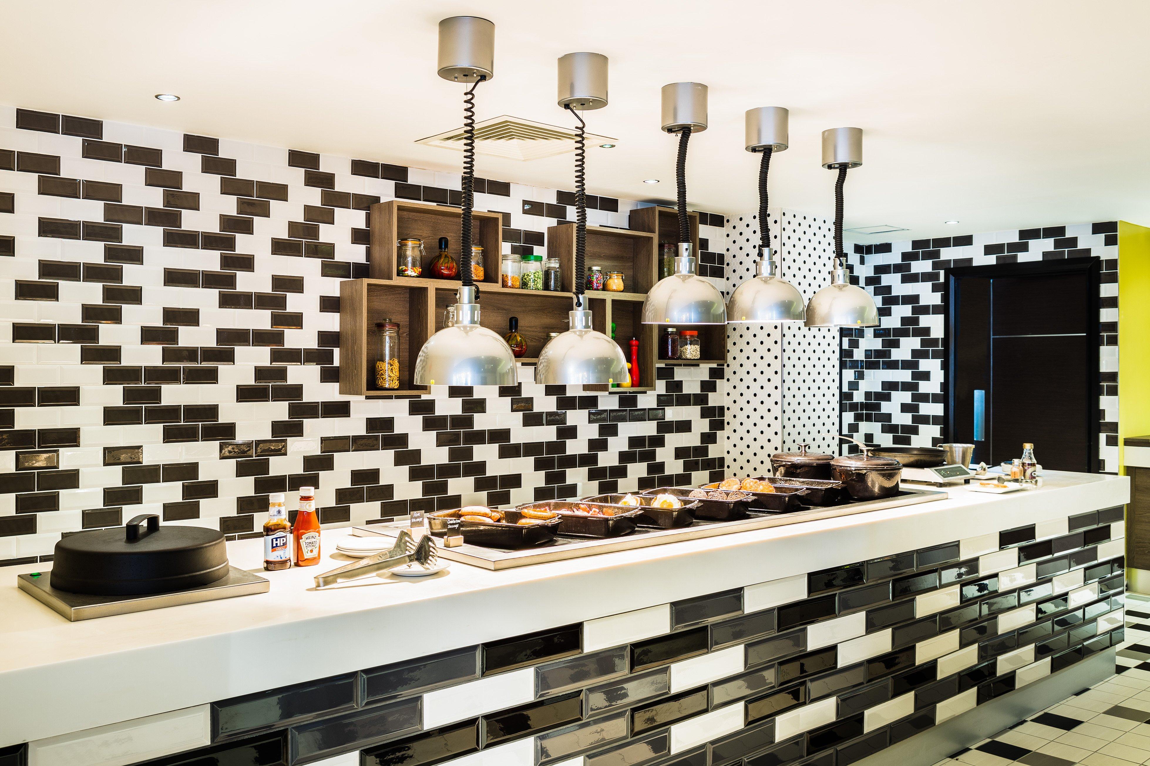Holiday Inn London Watford Junction By Ihg Bagian luar foto