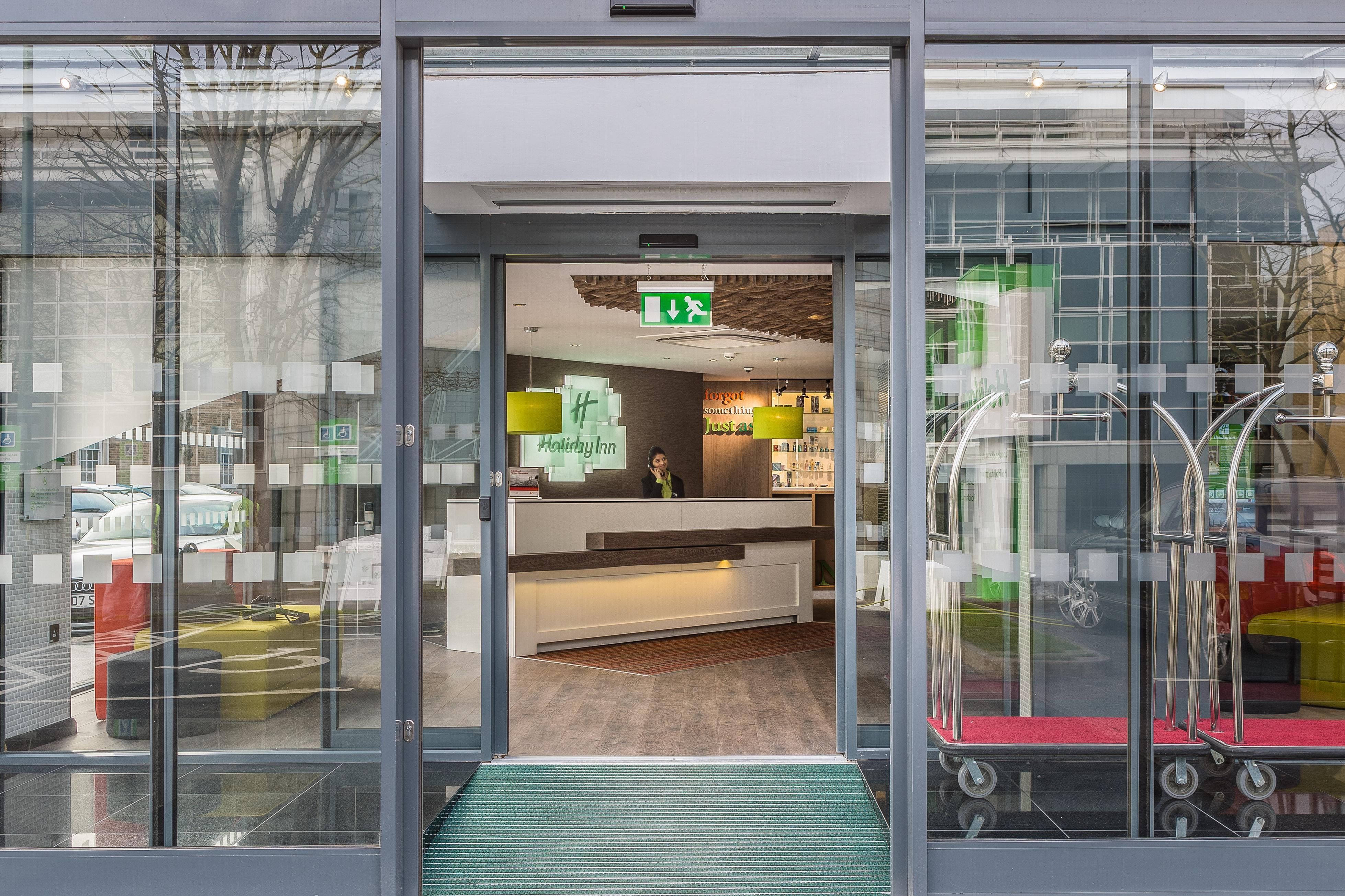 Holiday Inn London Watford Junction By Ihg Bagian luar foto