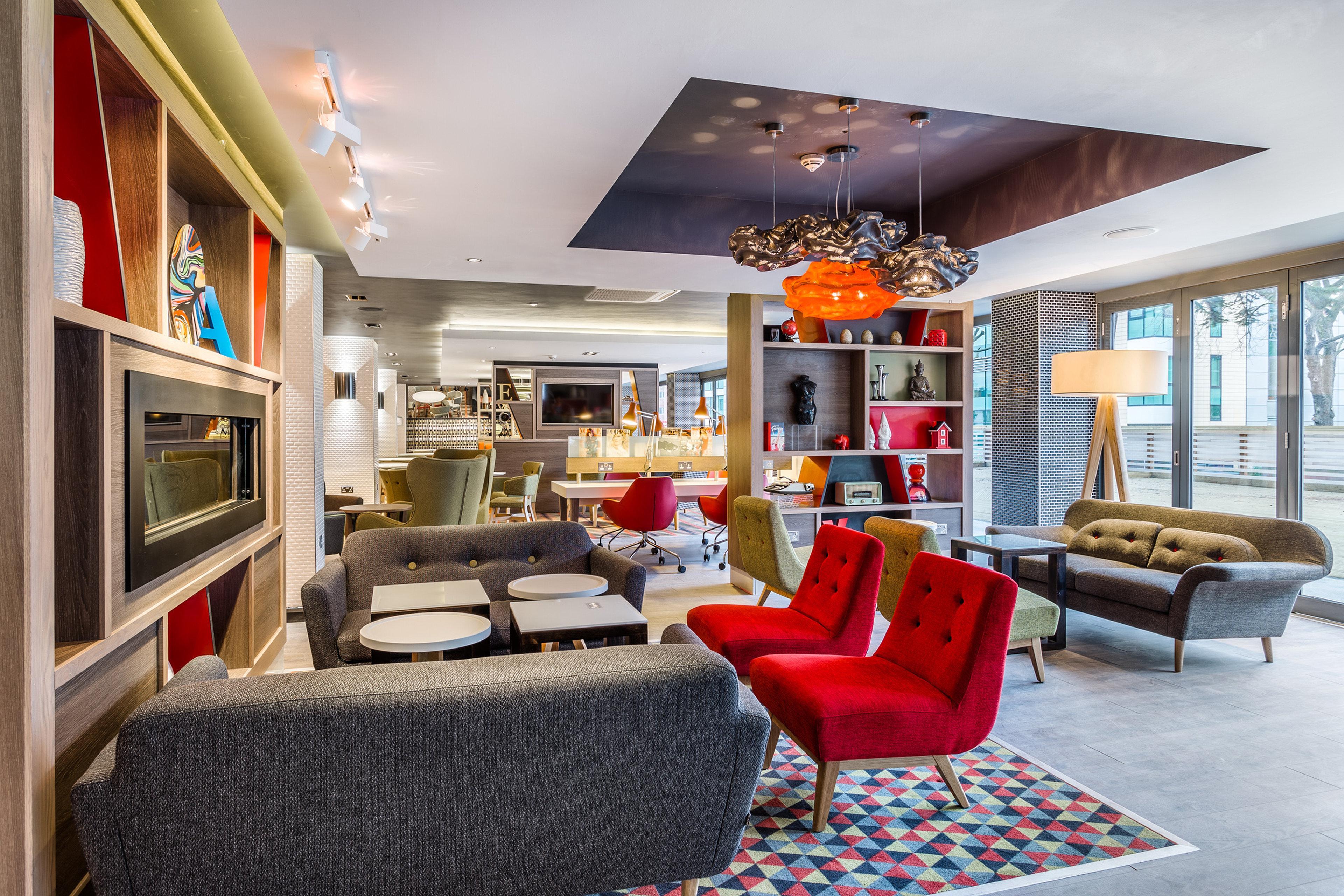 Holiday Inn London Watford Junction By Ihg Bagian luar foto