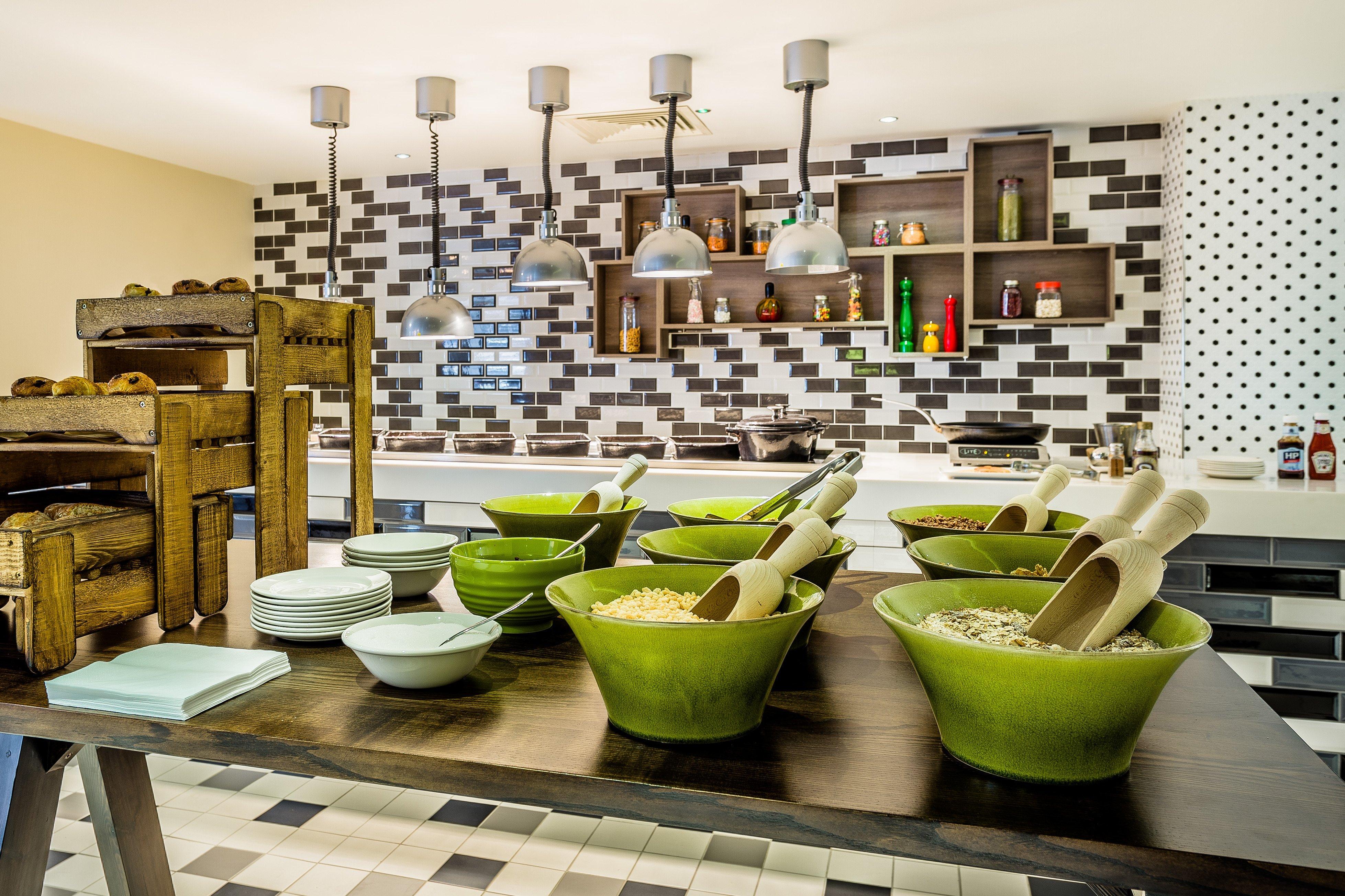 Holiday Inn London Watford Junction By Ihg Bagian luar foto