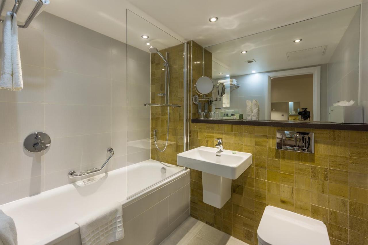 Holiday Inn London Watford Junction By Ihg Bagian luar foto